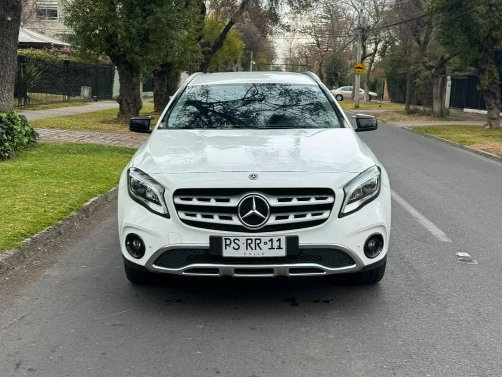 Mercedes-Benz GLA 2021 (1/5)